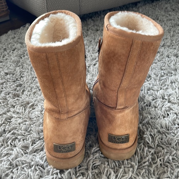 UGG Boots - Picture 3 of 7